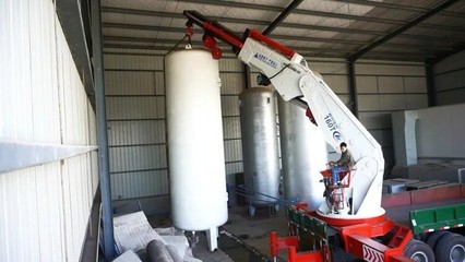 老鷹吊-150噸折臂吊車 制造經(jīng)驗(yàn)與產(chǎn)品升級(jí)的雙重優(yōu)勢(shì)助力高效貨物吊裝